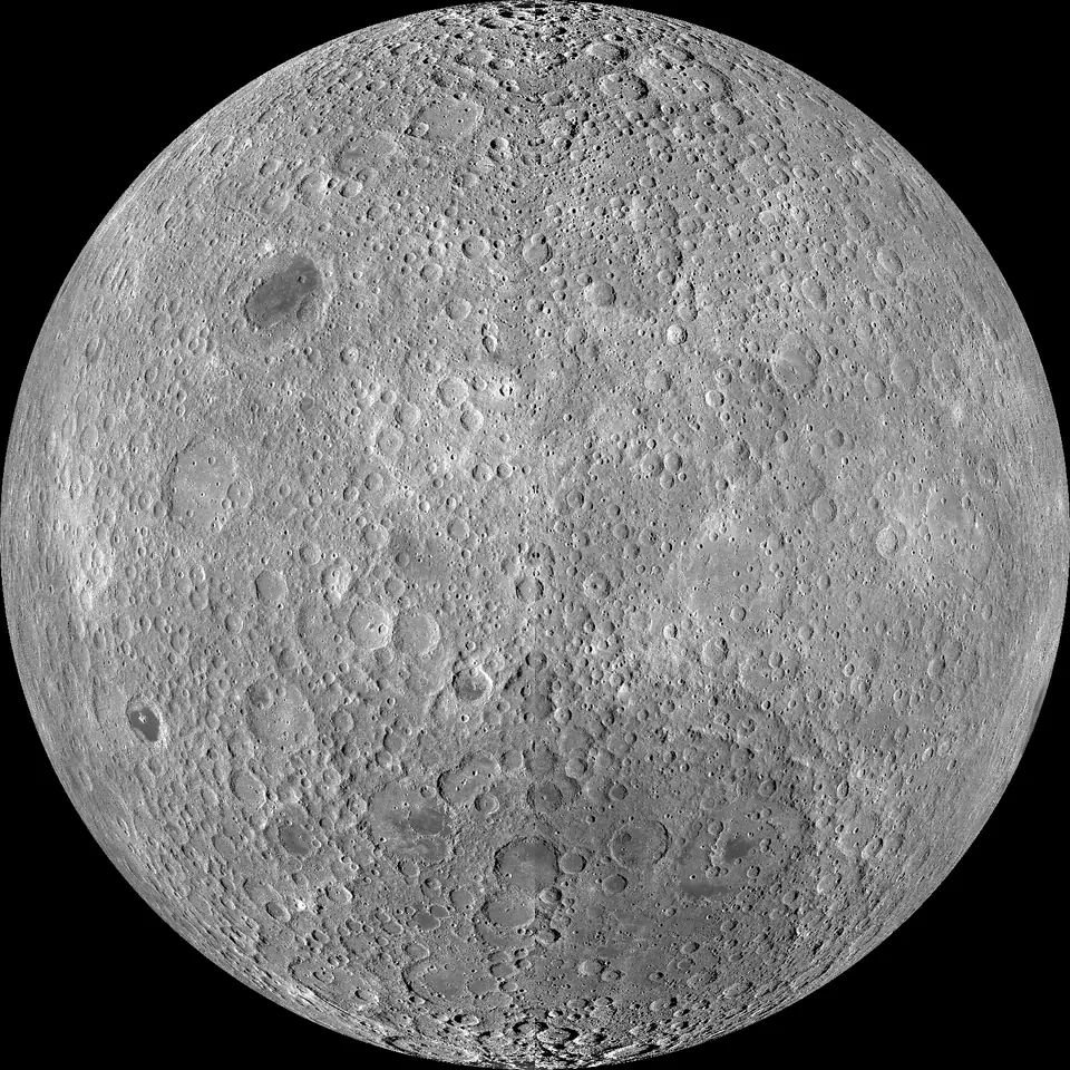 La cara oculta de la Luna fotografiada por la sonda LRO: llena de cráteres y casi sin mares oscuros