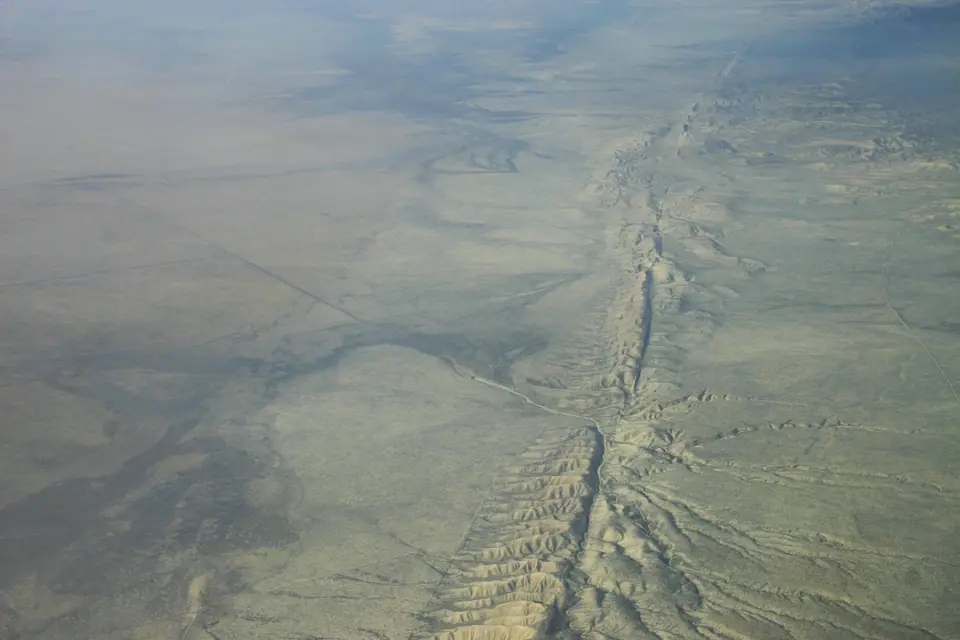 Vista aérea de la falla de San Andrés cruzando la llanura de Carrizo, en California